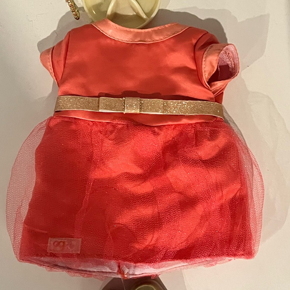Our Generation Set of 2 Doll outfits